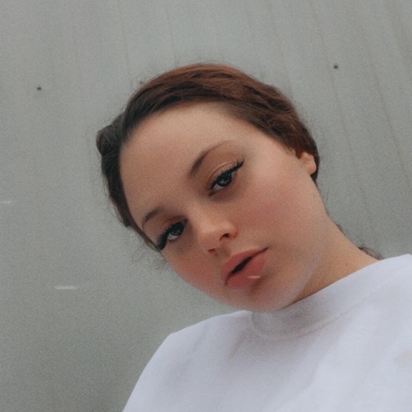 Meet your Posher, Patricia - Picture 1 of 1